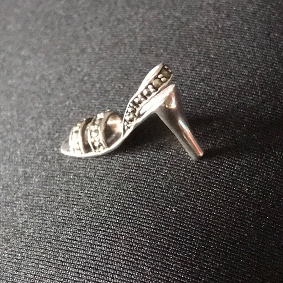 STERLING SILVER SHOE PENDANT WITH CHAIN - Picture 6 of 8